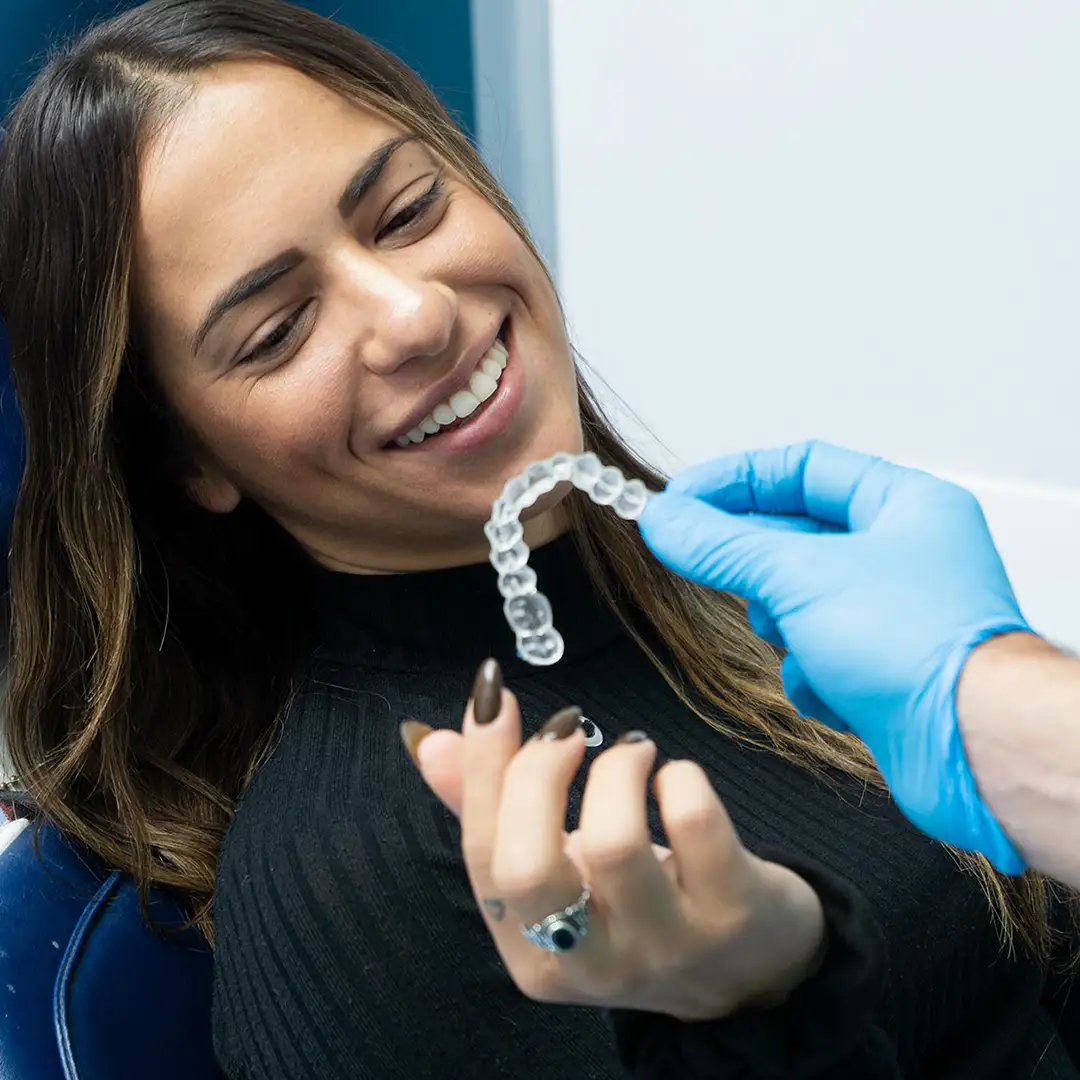 Ortodonzia Trasparente - Allineatori invisibili - Studio Dentistico Giuva - Dentista Ostia