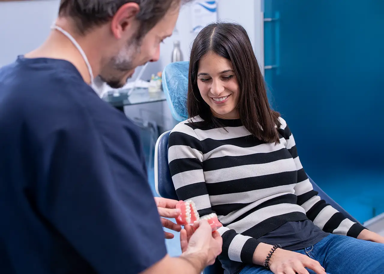 Tipologie di apparecchi fissi - Studio Dentistico Giuva - Dentista Ostia Tipologie di apparecchi fissi - Studio Dentistico Giuva - Dentista Ostia