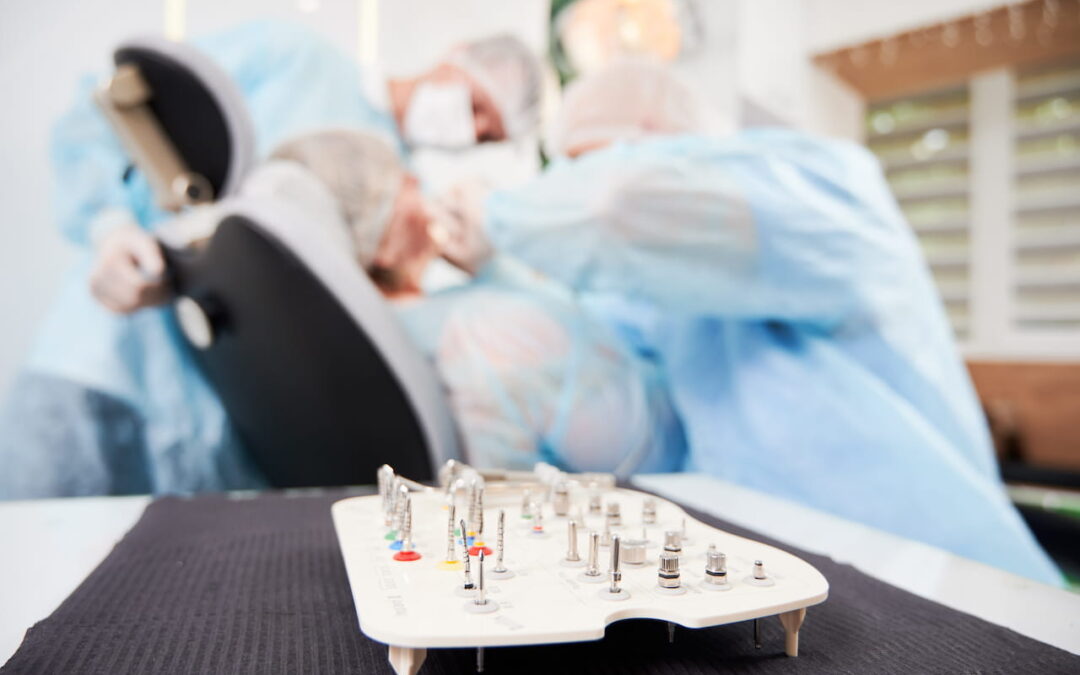 Impianti Dentali senza incisione: la tecnica flapless